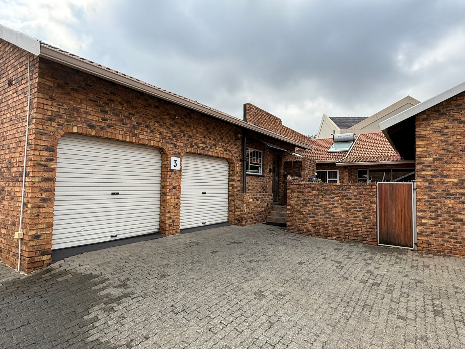 WhatsApp Image 2025-11-10 at 09.30.23